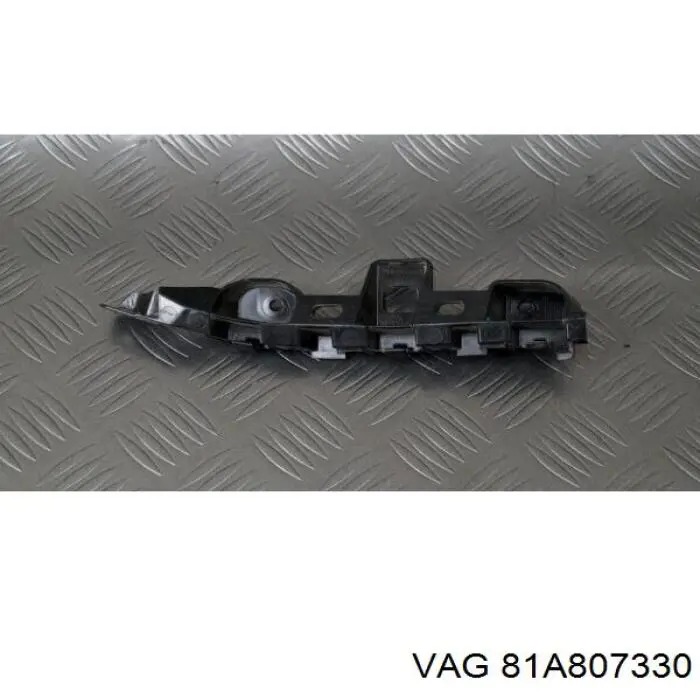 81A807330 VAG Soporte del paragolpes trasero derecho
