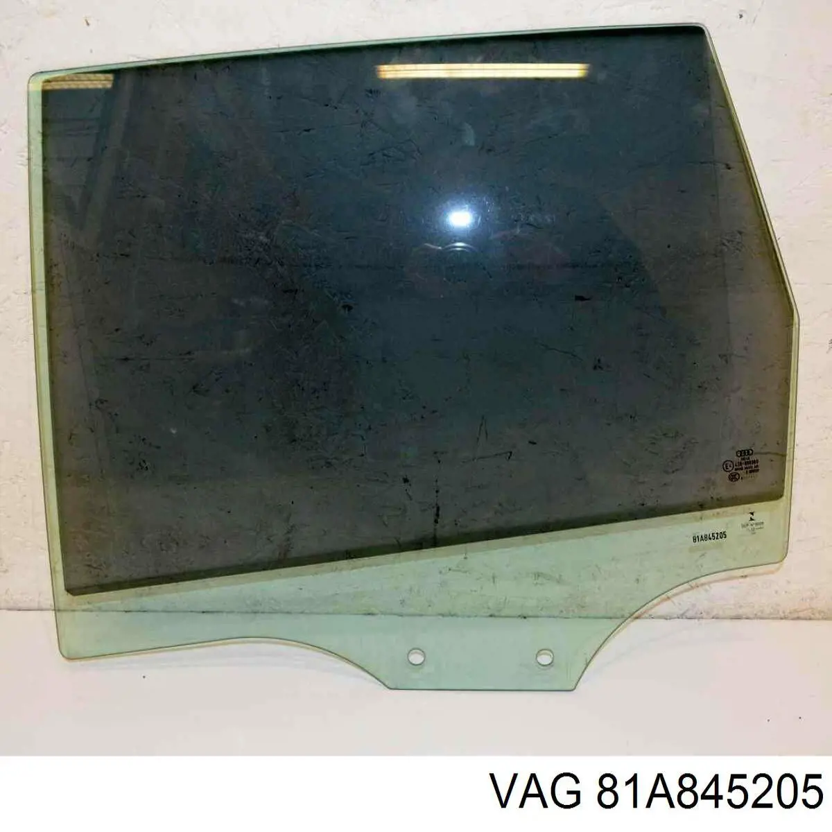 81A845205 VAG Cristal de puerta trasera izquierda