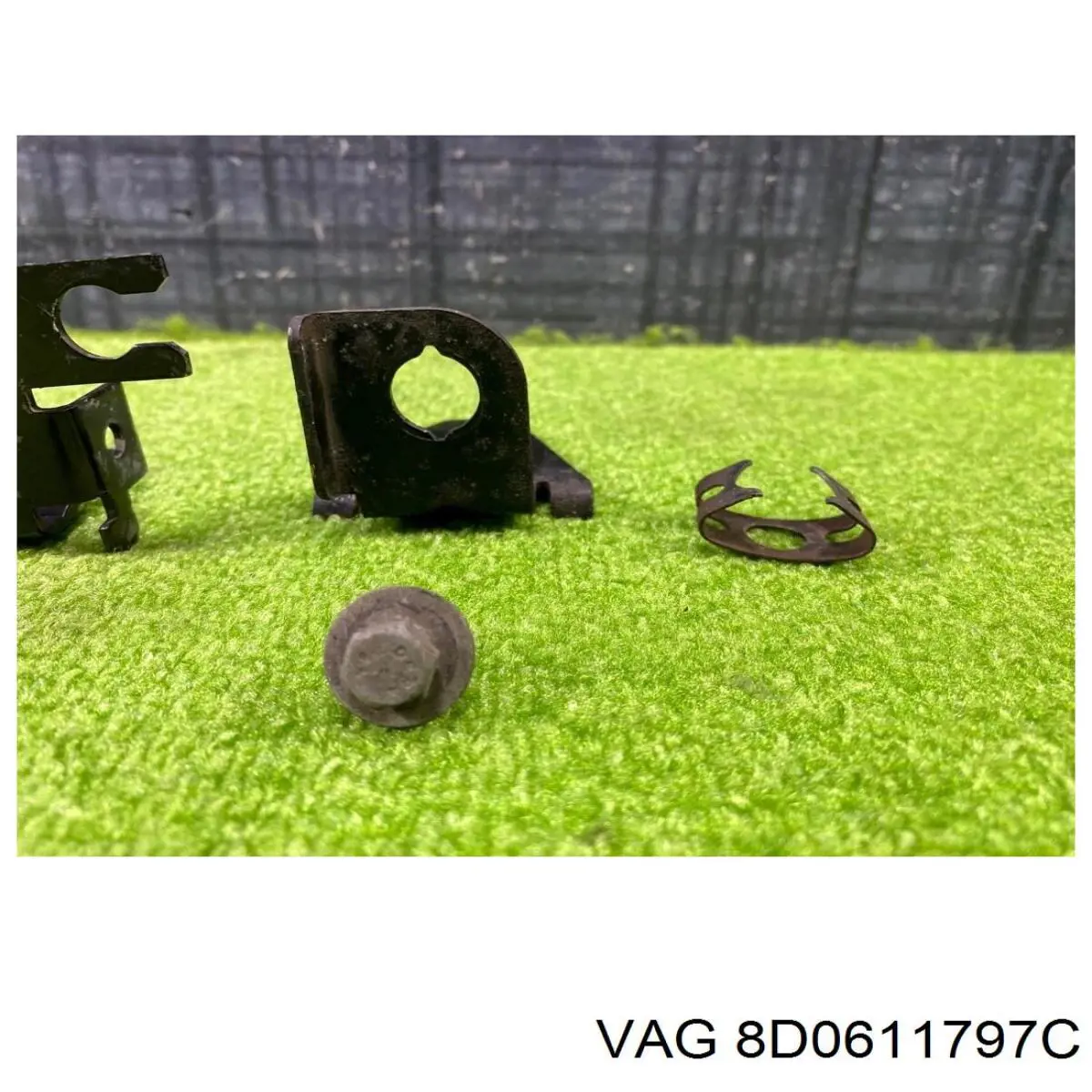  VAG 8D0611797C precio, desde 2,88 EUR