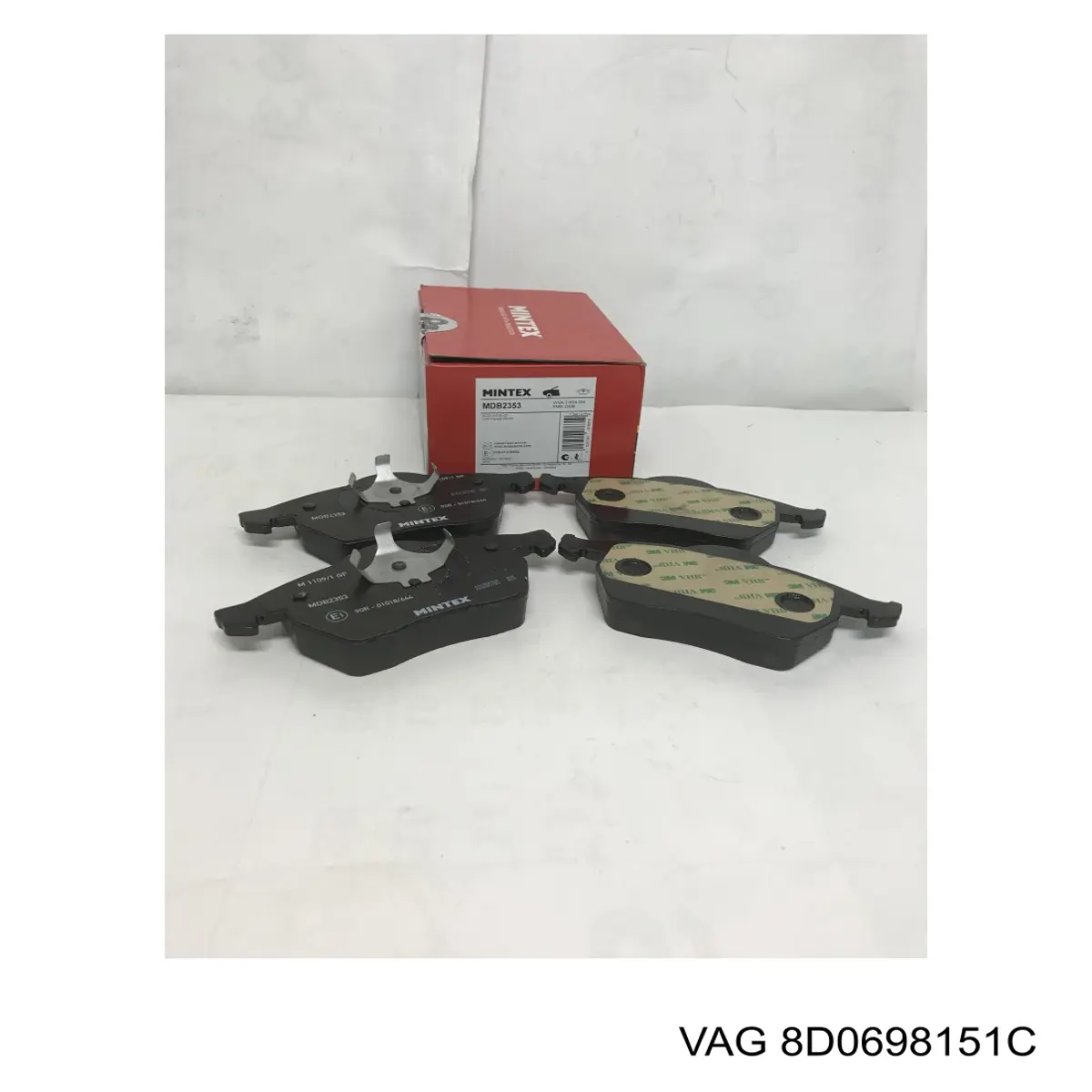 8D0698151C VAG Pastillas delanteras