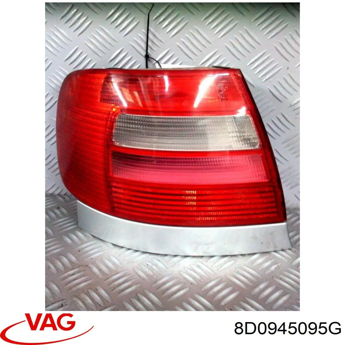 Piloto trasero izquierdo VAG 8D0945095G precio, desde 53,98 EUR
