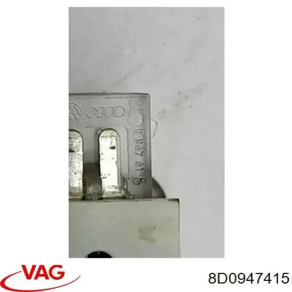 Luz de cortesía del maletero VAG 8D0947415 precio, desde 36,30 EUR