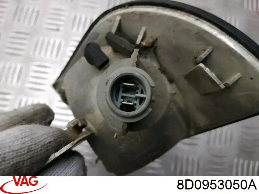 8D0953050A VAG Piloto intermitente derecho