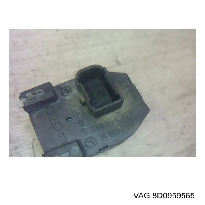 Comprar 8D0959565 VAG Módulo de espejos retrovisores en la puerta