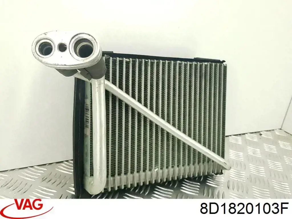 8D1820103F VAG Evaporador, aire acondicionado