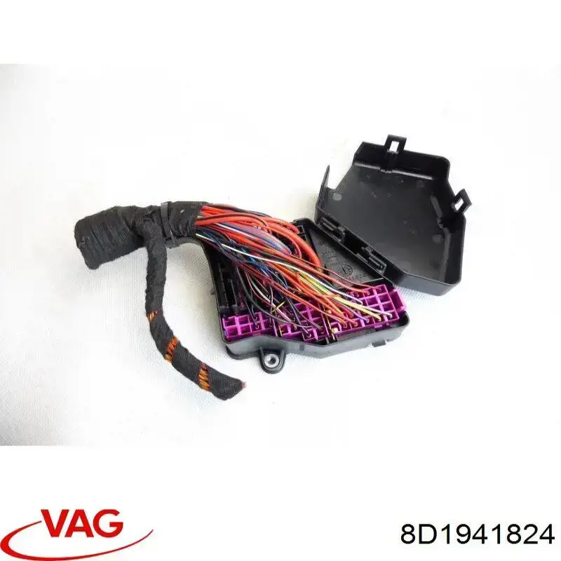  Caja de fusibles Audi A4 