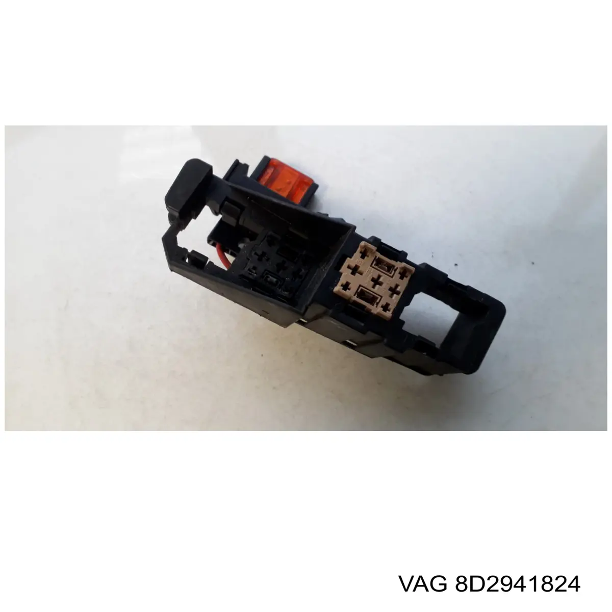 Comprar 8D2941824 VAG Caja de fusibles
