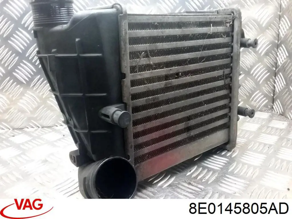 Radiador de aire de admisión VAG 8E0145805AD precio, desde 166,24 EUR