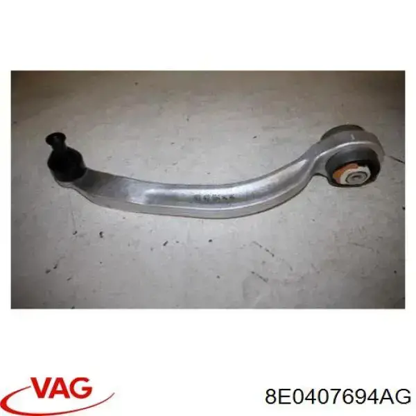 Brazo inferior derecho de la suspensión delantera VAG 8E0407694AG