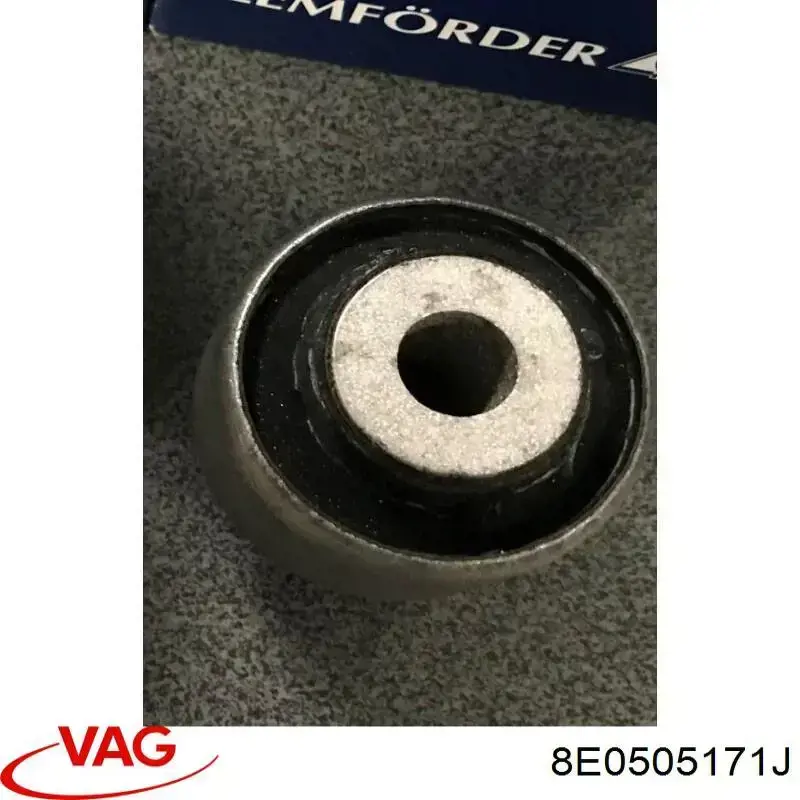 8E0505171J VAG Buje del brazo inferior trasero