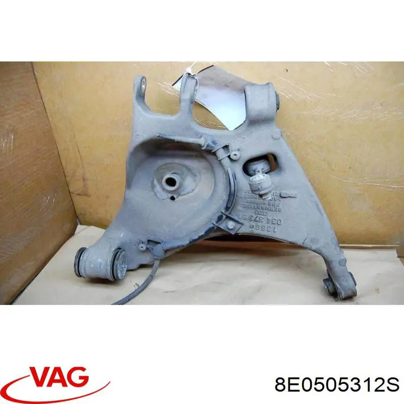 Brazo inferior derecho de la suspensión trasera VAG 8E0505312S precio, desde 62,44 EUR