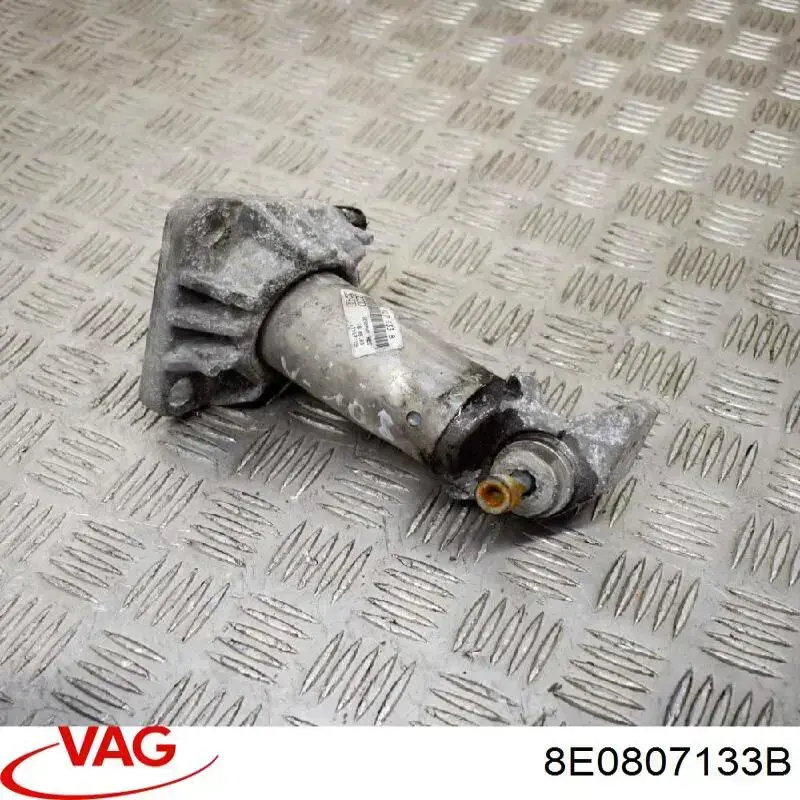 Comprar 8E0807133B VAG Soporte de parachoques delantero izquierdo