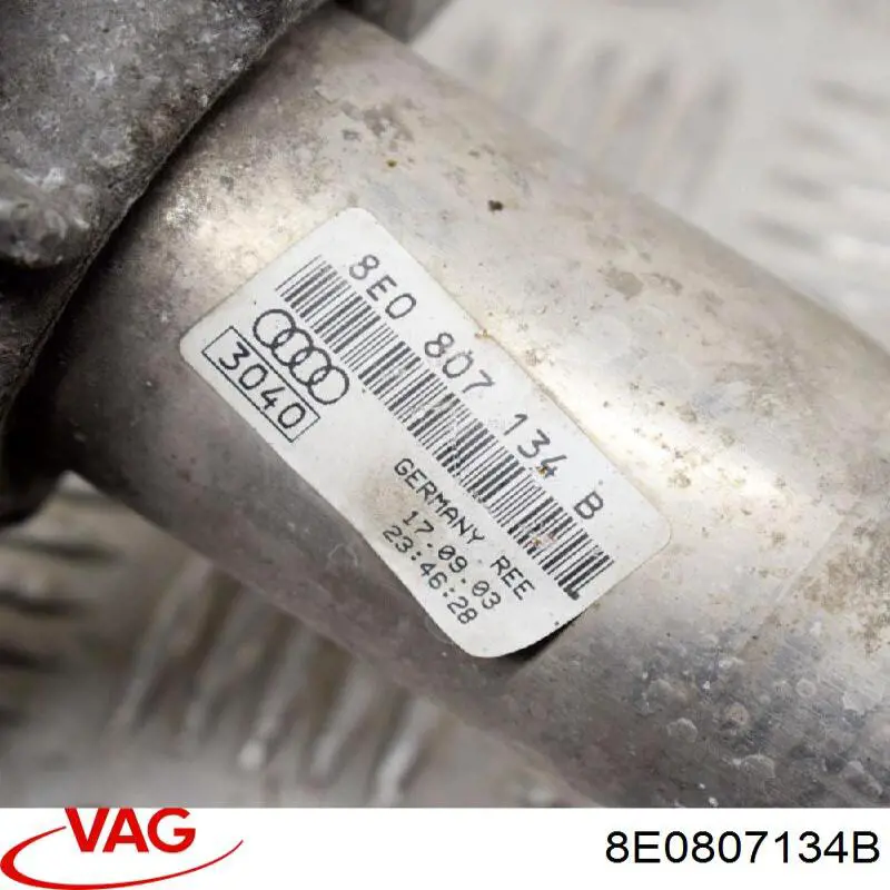 Soporte de parachoques delantero derecho VAG 8E0807134B precio, desde 55,18 EUR
