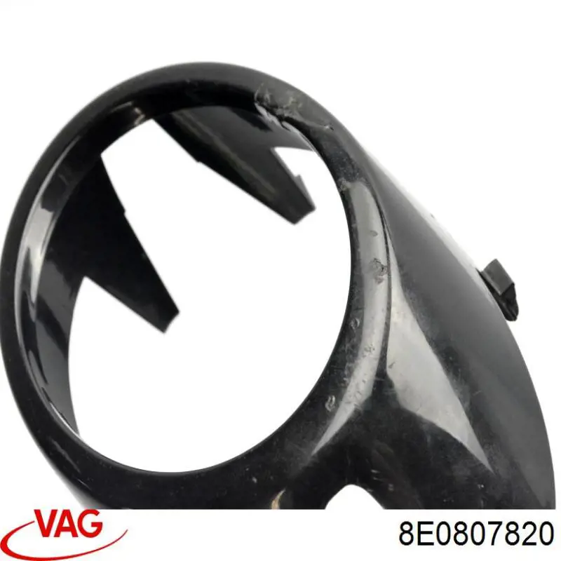 8E0807820 VAG Embellecedor de faro antiniebla derecho