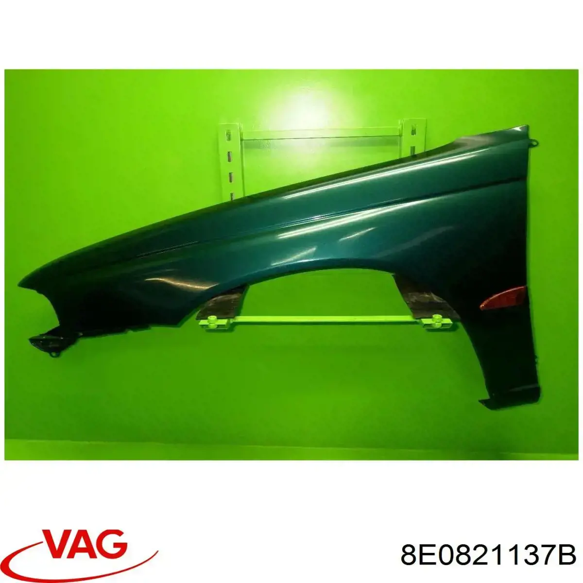 Comprar 8E0821137B VAG Soporte delantero izquierdo para aleta delantera