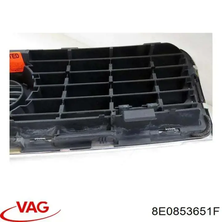 Rejilla VAG 8E0853651F
