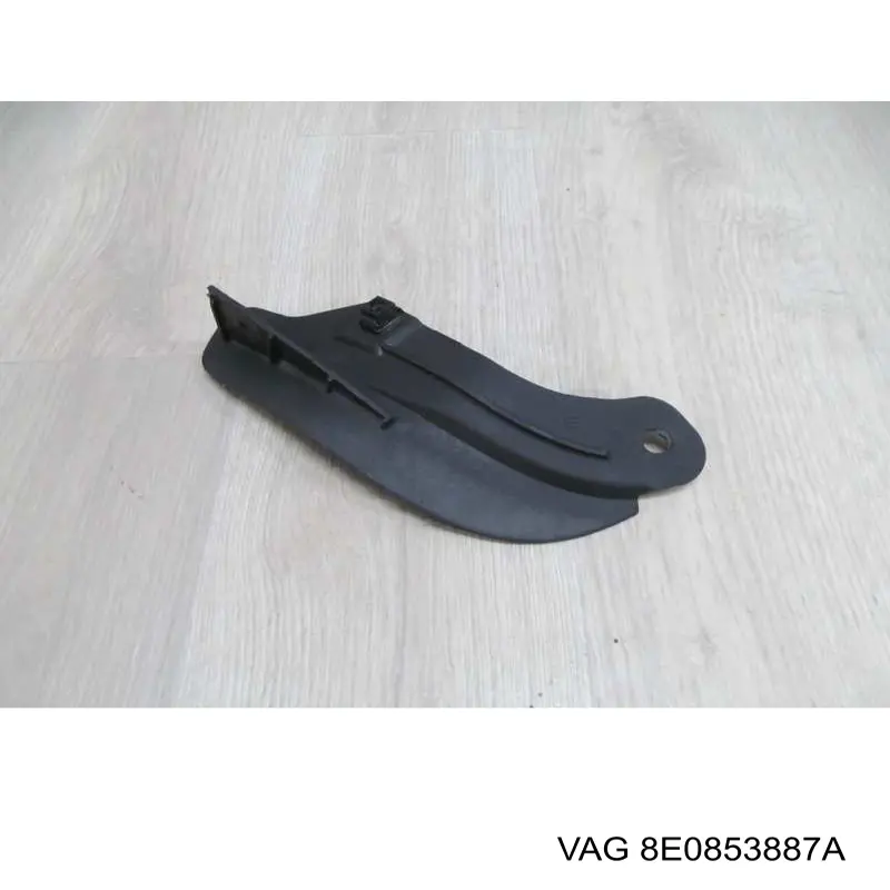 8E0853887A VAG Guardalodos delantero izquierdo