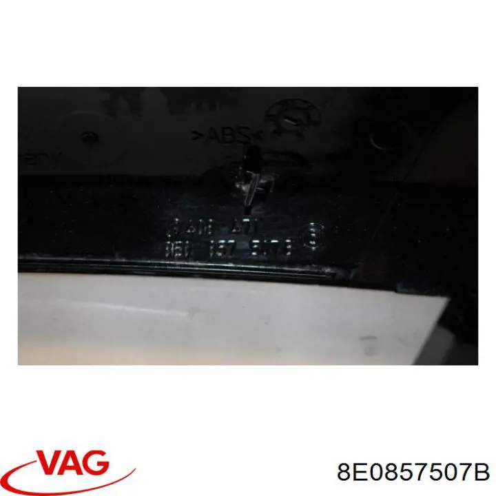 Cubierta de espejo retrovisor izquierdo VAG 8E0857507B precio, desde 22,08 EUR