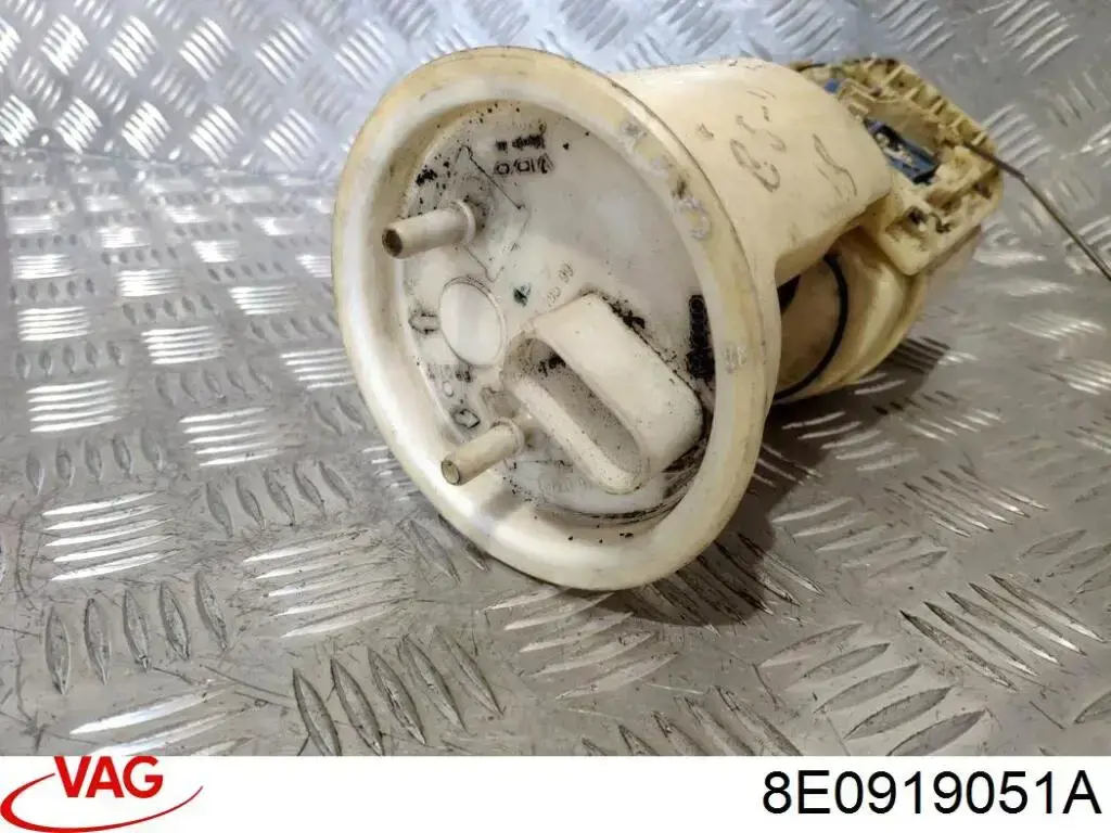 Módulo alimentación de combustible  VAG 8E0919051A precio, desde 68,24 EUR