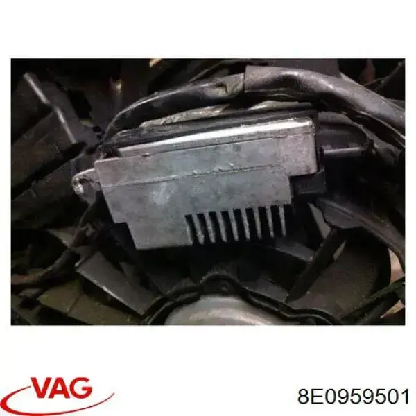 Regulador de velocidad del ventilador de refrigeración (unidad de control) 8E0959501AD VAG