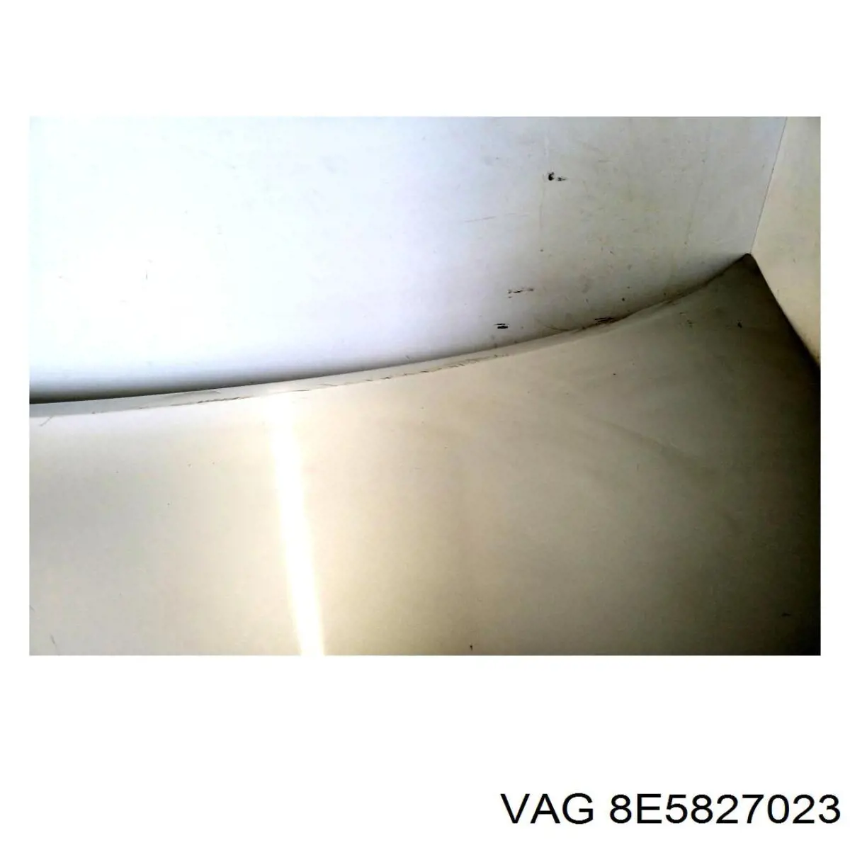 Tapa del maletero VAG 8E5827023 precio, desde 198,92 EUR