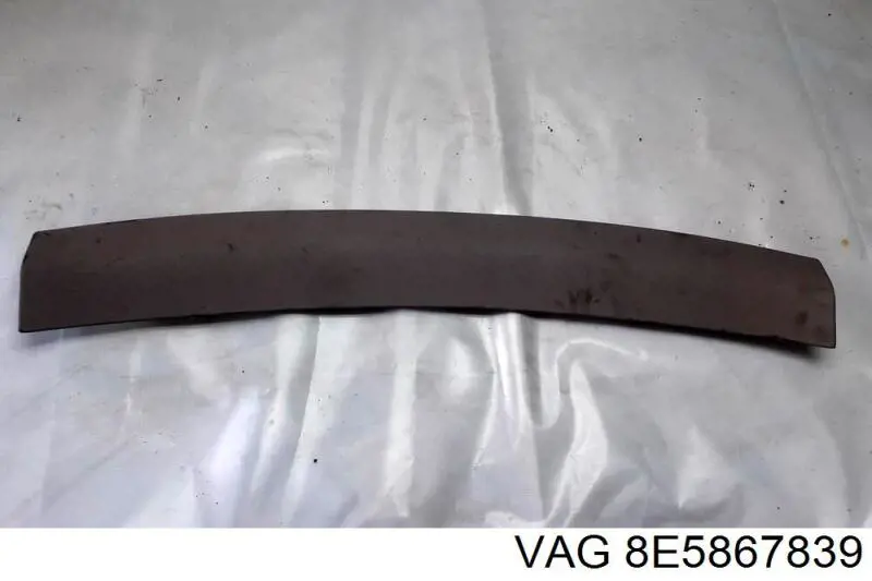 8E5867839 VAG 
