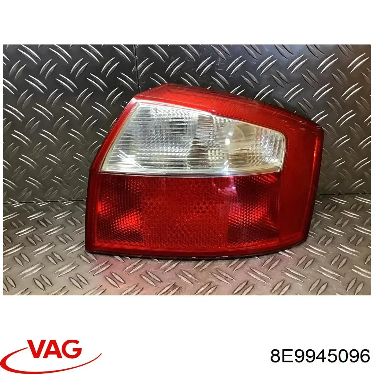 Piloto trasero derecho 8E9945096 VAG
