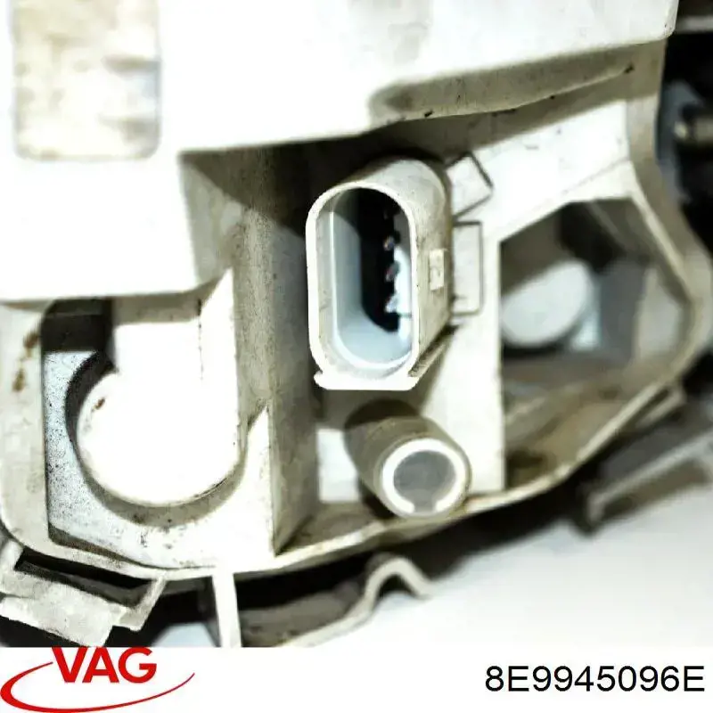 Piloto trasero exterior derecho 8E9945096E VAG