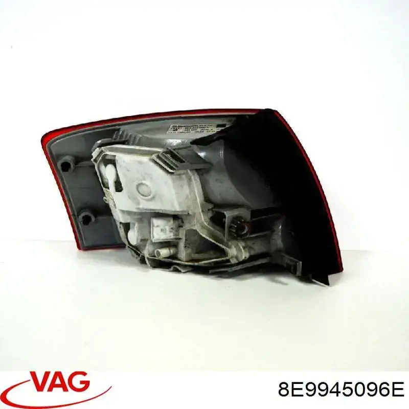 Piloto trasero exterior derecho VAG 8E9945096E