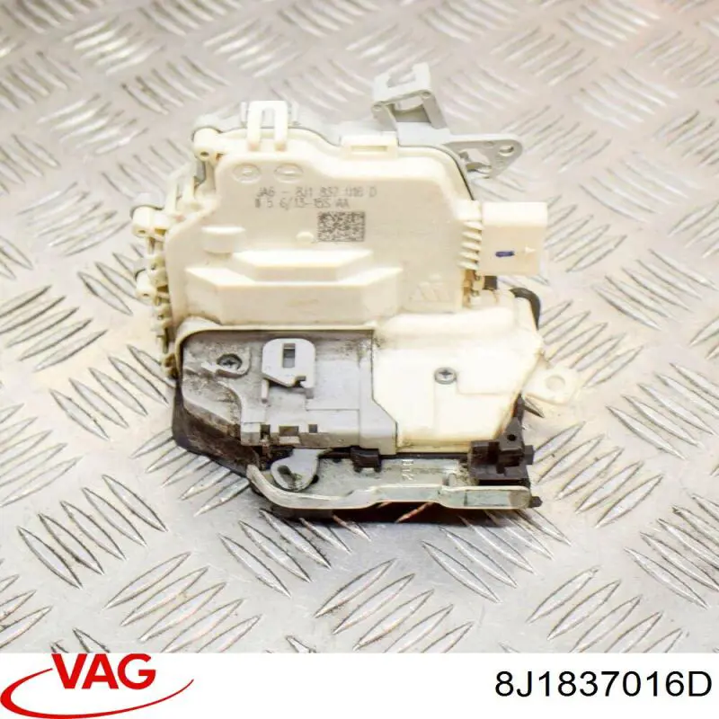 Comprar 8J1837016D VAG Cerradura de puerta delantera derecha