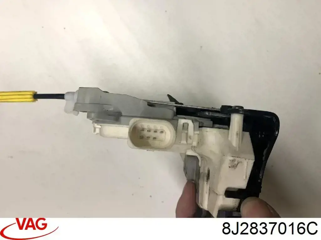Comprar 8J2837016C VAG Cerradura de puerta delantera derecha