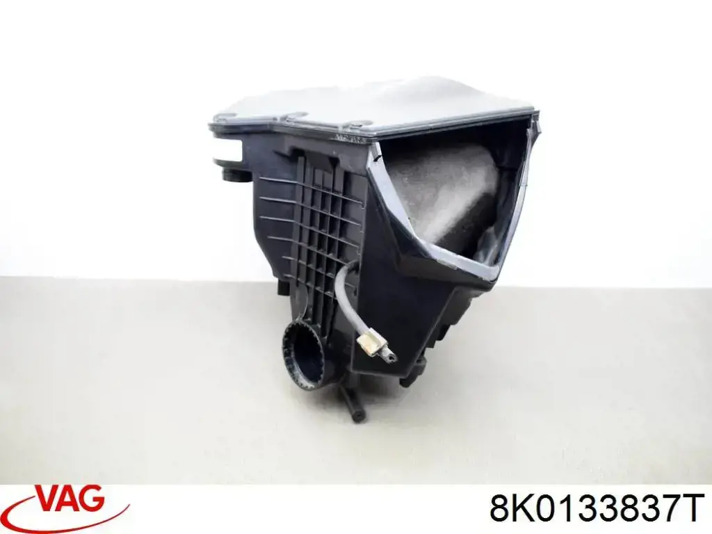 Caja del filtro de aire VAG 8K0133837T precio, desde 103,09 EUR