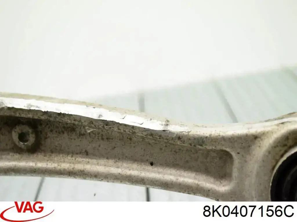 Comprar 8K0407156C VAG Brazo inferior derecho de la suspensión delantera