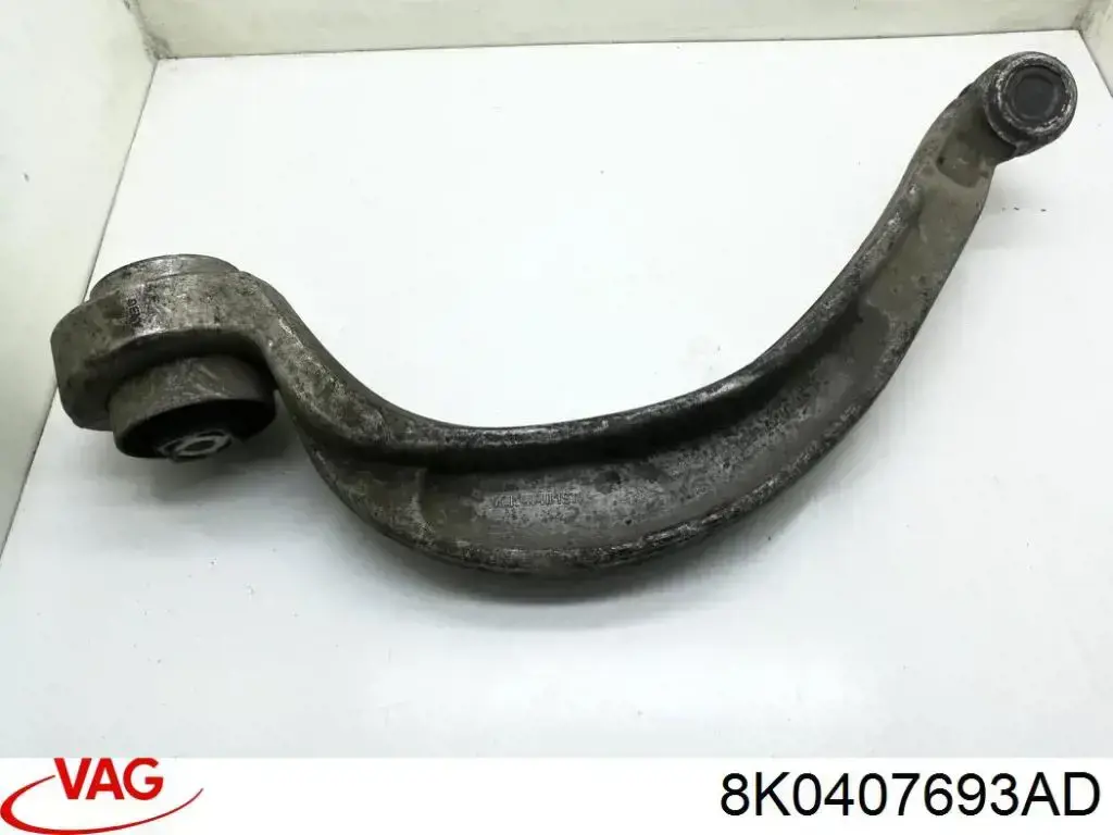 Brazo inferior izquierdo de la suspensión delantera VAG 8K0407693AD precio, desde 91,49 EUR
