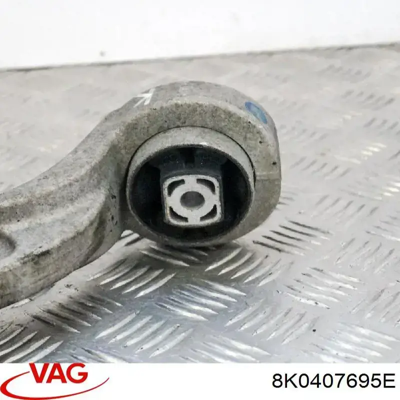 Comprar 8K0407695E VAG Brazo inferior izquierdo de la suspensión delantera