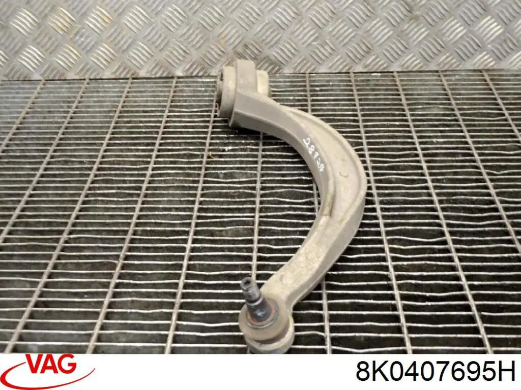 Brazo inferior izquierdo de la suspensión delantera 8K0407695H VAG