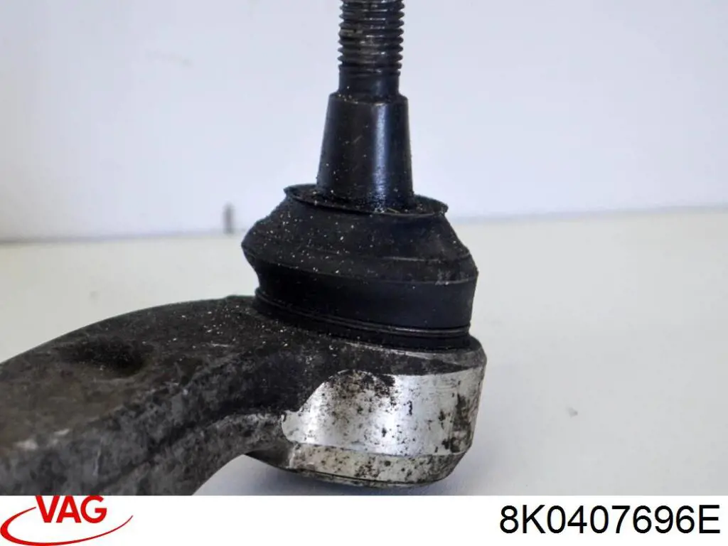 Brazo inferior derecho de la suspensión delantera 8K0407696E VAG