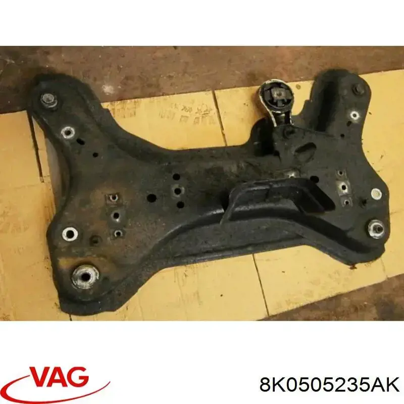 8K0505235AF VAG subchasis trasero soporte motor