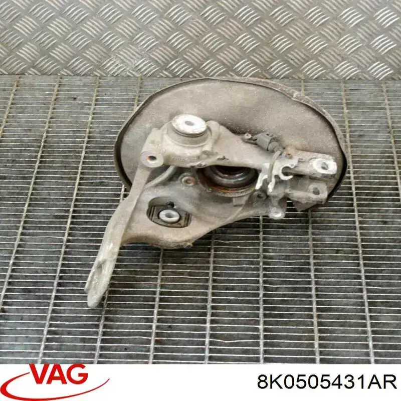 Muñón de eje, cuerpo del eje, trasero izquierdo  VAG 8K0505431AR