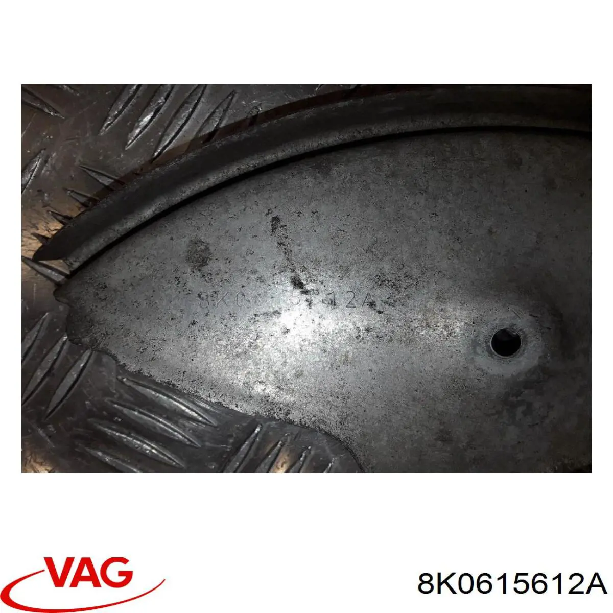 Protector de disco de freno trasero derecho 8K0615612A VAG