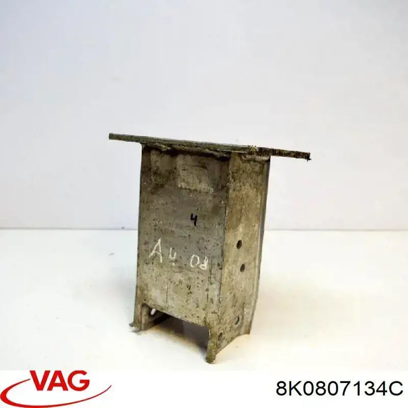 Soporte del refuerzo del parachoques delantero VAG 8K0807134C precio, desde 88,57 EUR