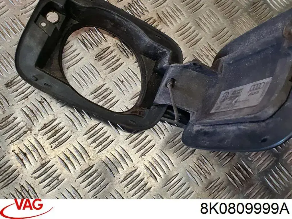 Carcasa del tubo de llenado del tanque de combustible VAG 8K0809999A