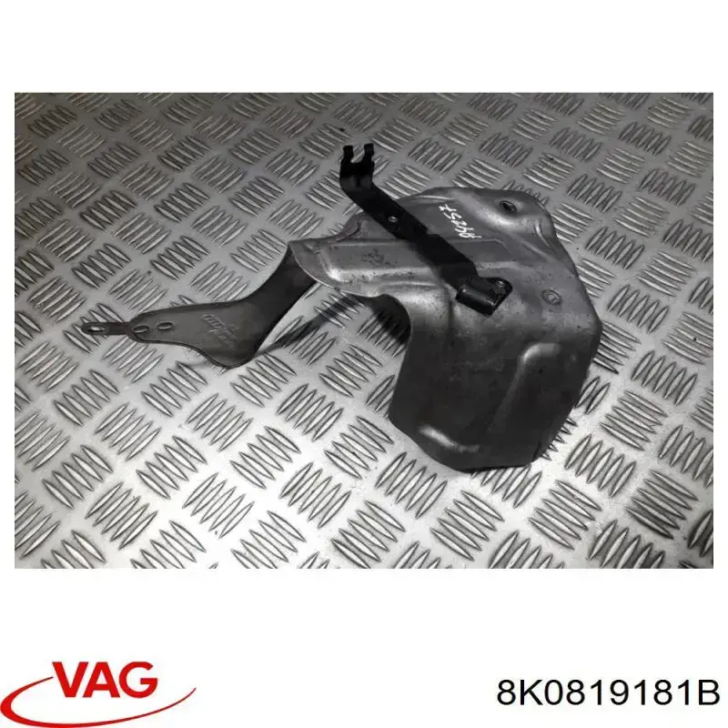 Rejilla de ventilación trasera del habitáculo VAG 8K0819181B