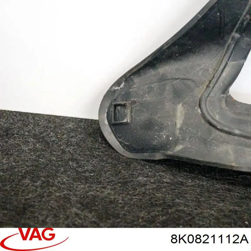 Sellado de guardabarros 8K0821112A VAG