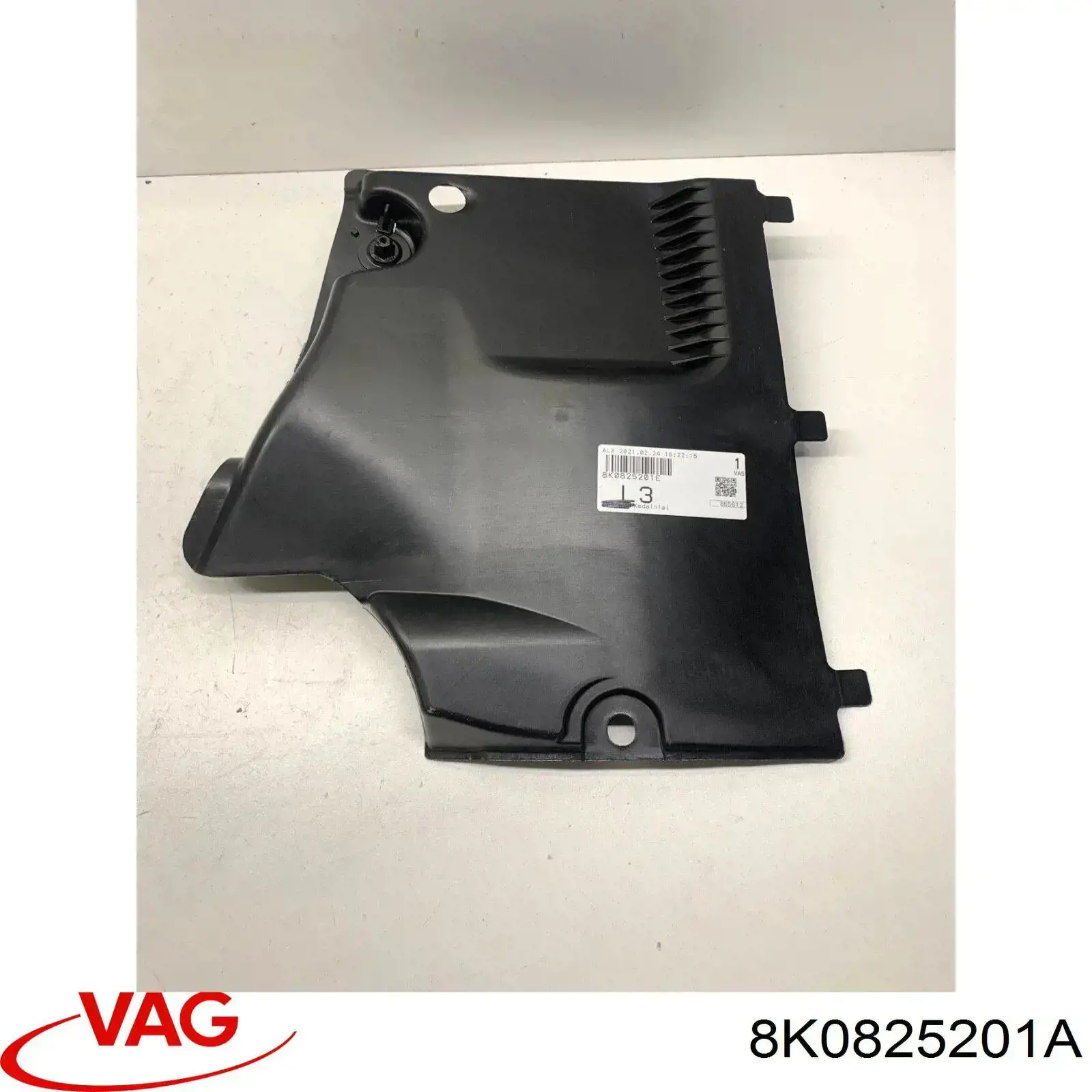 Protector de bajos delantero izquierdo VAG 8K0825201A precio, desde 14,52 EUR