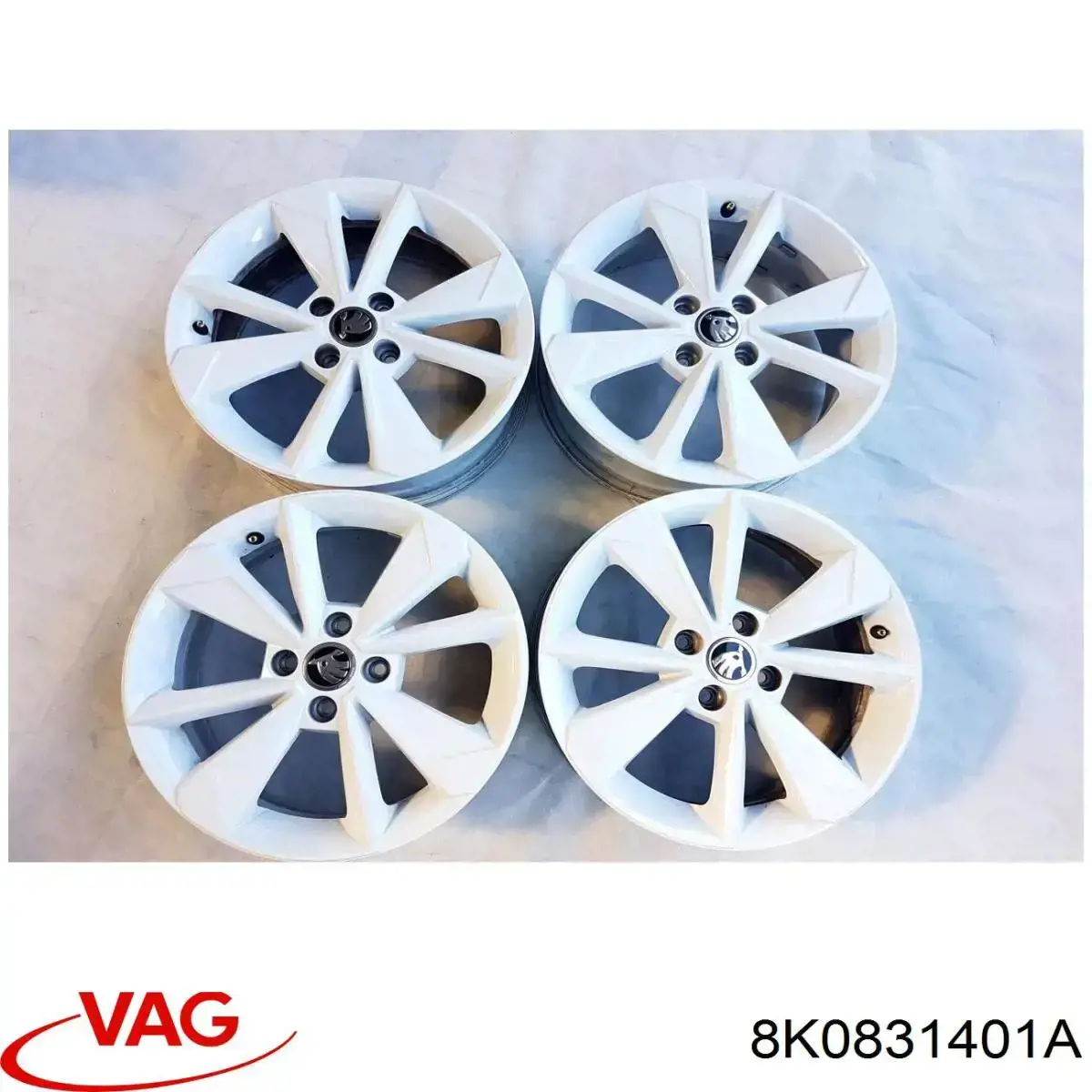 Bisagra de puerta trasera izquierda 8K0831401A VAG