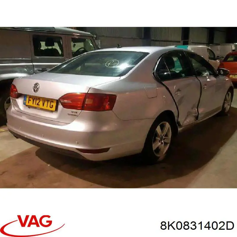 Bisagra de la puerta trasera derecha 8K0831402D VAG