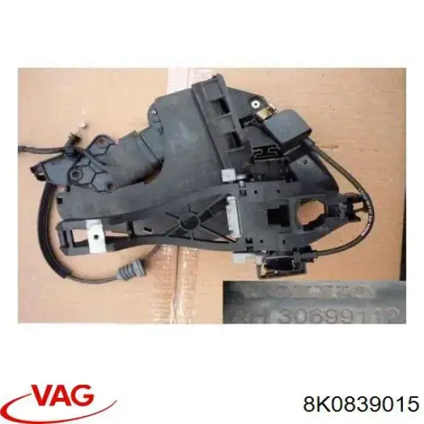 Cerradura de puerta trasera izquierda VAG 8K0839015