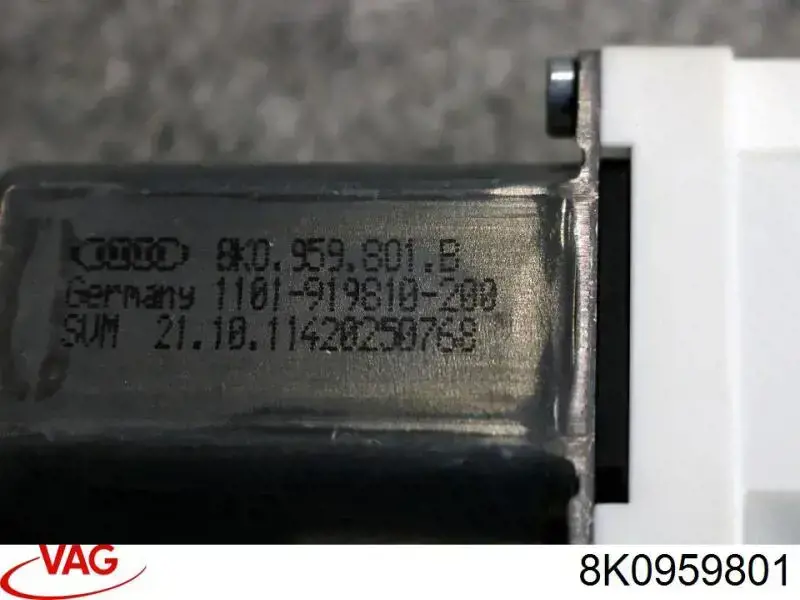 Motor del elevalunas eléctrico 8K0959801 VAG