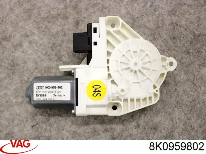 Motor del elevalunas de la puerta delantera derecha VAG 8K0959802 precio, desde 42,11 EUR